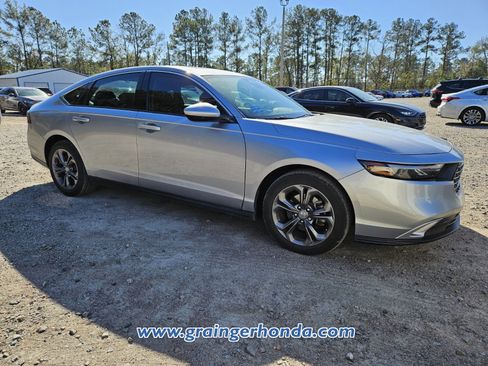 Used 2023 Honda Accord EX image 5