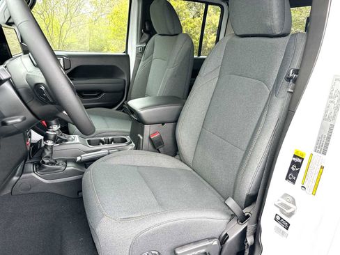 New 2026 Jeep Gladiator Sport image 17