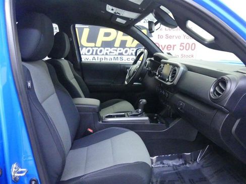 Used 2021 Toyota Tacoma TRD Sport AWD/4WD image 7