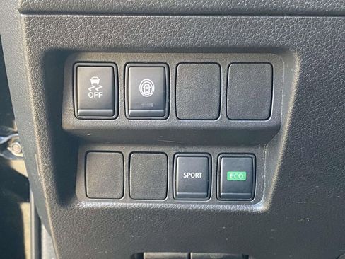 Used 2021 Nissan Rogue Sport S image 17