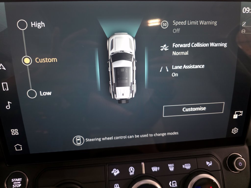 New 2026 Land Rover Defender 110 X-Dynamic SE AWD/4WD image 32
