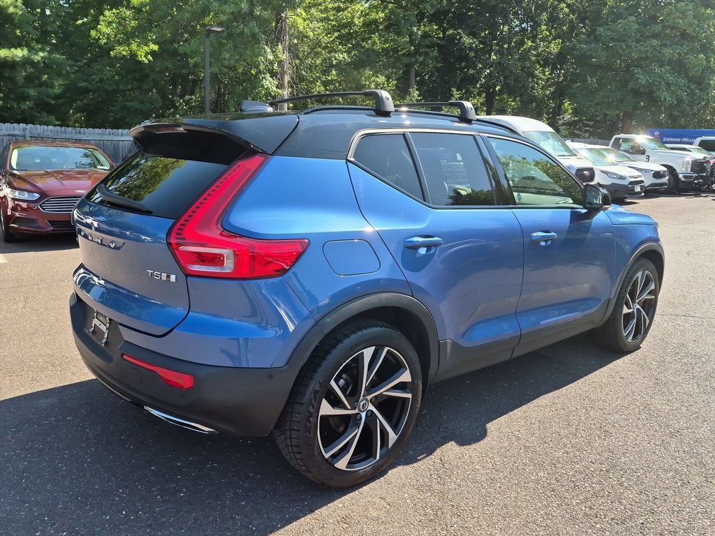 Used 2020 Volvo XC40 T5 R-Design w/ Protection Package Premier AWD/4WD image 13