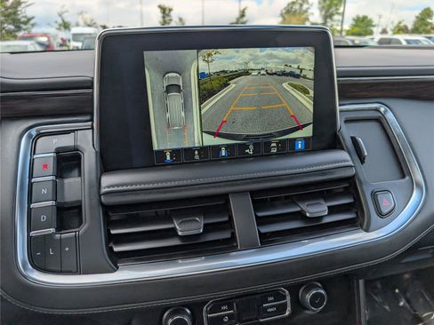 Used 2023 Chevrolet Tahoe Z71 w/ Luxury Package AWD/4WD image 31