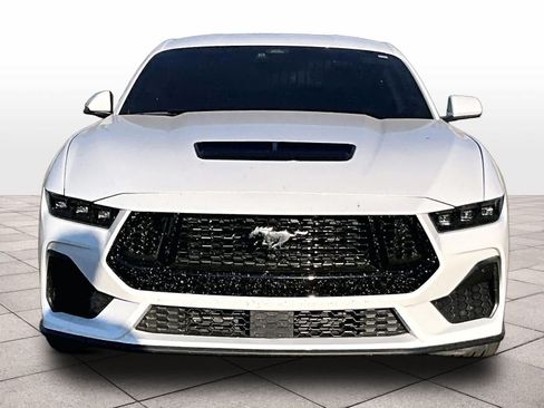 Used 2025 Ford Mustang GT RWD image 3