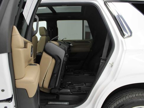 Used 2023 Chevrolet Tahoe Premier AWD/4WD image 46