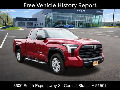 Used 2022 Toyota Tundra SR5 w/ SR5 Convenience Package AWD/4WD image 3