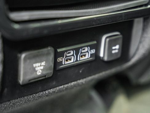 Used 2022 Jeep Wagoneer Series III image 39