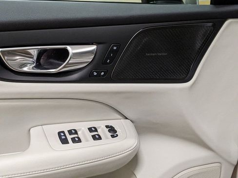 New 2025 Volvo V60 B5 Cross Country Ultra w/ Protection Package Premier image 10