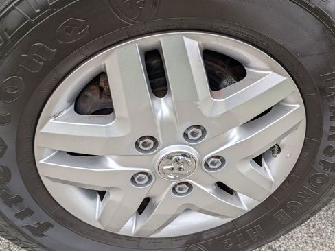 Used 2014 RAM ProMaster 2500 w/ Interior Convenience Group image 28