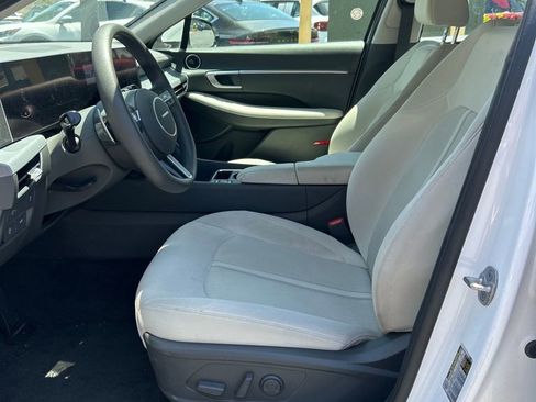 Used 2025 Hyundai Sonata SEL FWD image 8