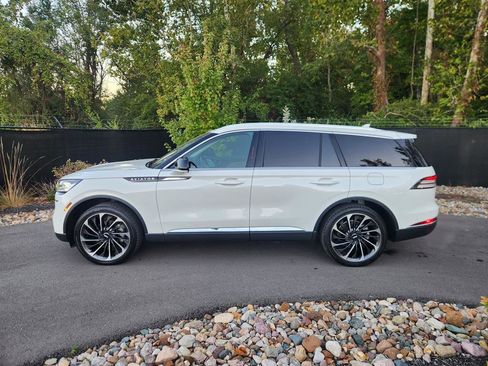 Used 2022 Lincoln Aviator Reserve w/ Equipment Group 201A image 2