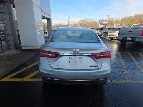 Used 2016 Toyota Avalon Touring image 4