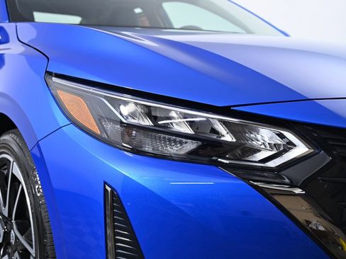 Certified 2024 Nissan Sentra SR FWD image 10