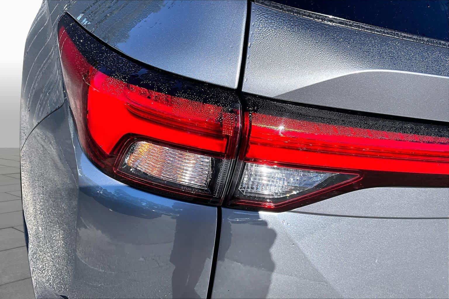 Used 2022 Mitsubishi Outlander SEL AWD/4WD image 29