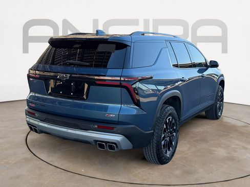 Used 2025 Chevrolet Traverse Z71 w/ Enhanced Driving Package image 12