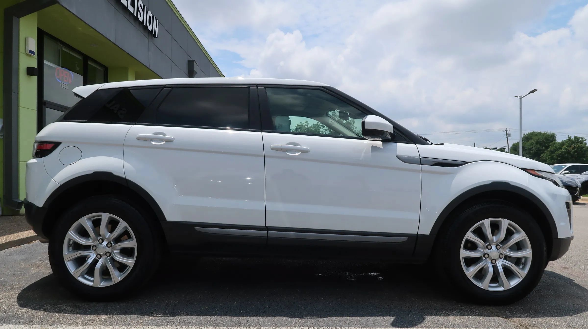 Used 2019 Land Rover Range Rover Evoque AWD/4WD image 8