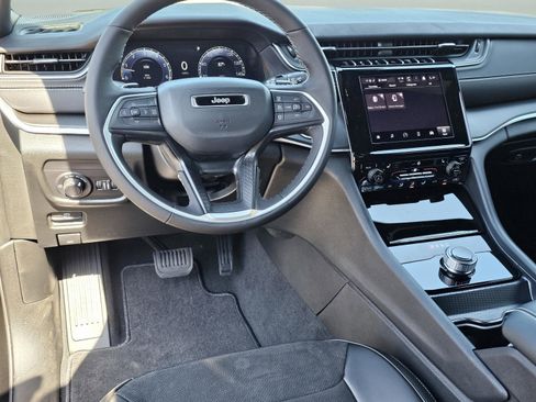 New 2025 Jeep Grand Cherokee L Altitude image 34