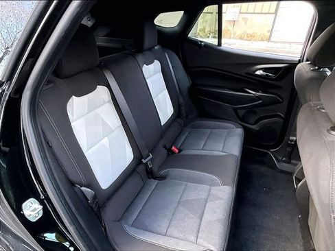 Used 2024 Chevrolet Trax RS image 16