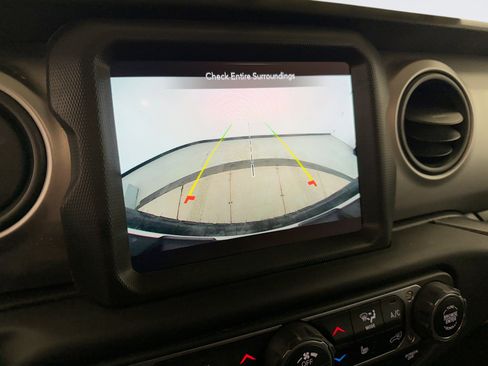 Used 2021 Jeep Wrangler Unlimited Sport AWD/4WD image 16
