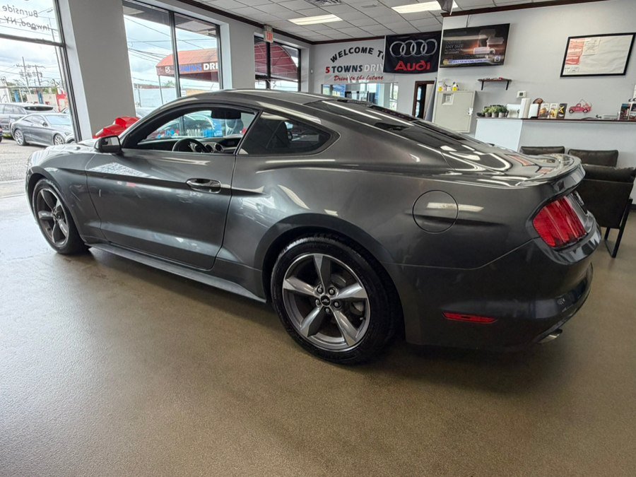 Used 2017 Ford Mustang Coupe RWD image 14