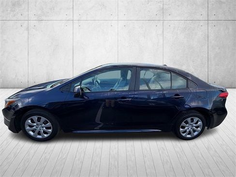 Used 2023 Toyota Corolla LE image 2