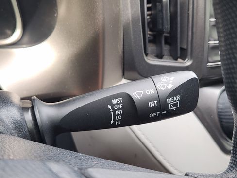 Used 2015 Toyota RAV4 LE image 35