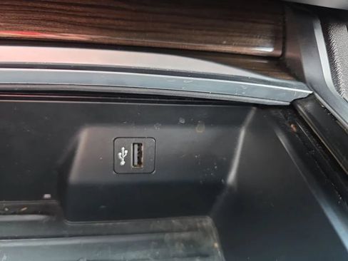 Used 2019 BMW 740i w/ Cold Weather Package RWD image 33