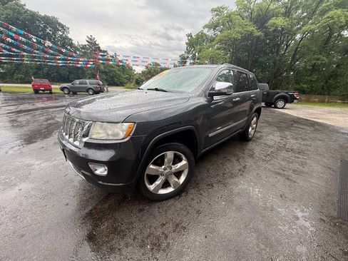 Used 2011 Jeep Grand Cherokee Overland AWD/4WD image 4