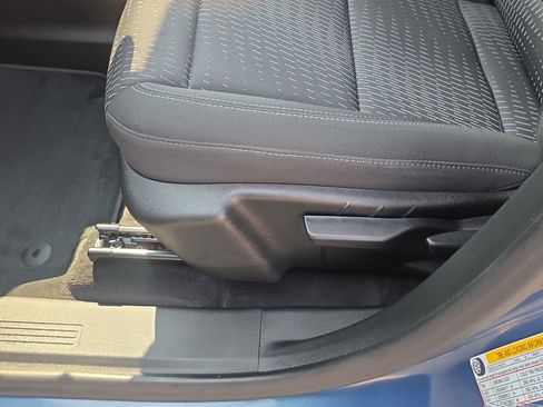 Used 2025 Chevrolet Equinox LT w/ Safety and Technology Package FWD image 14