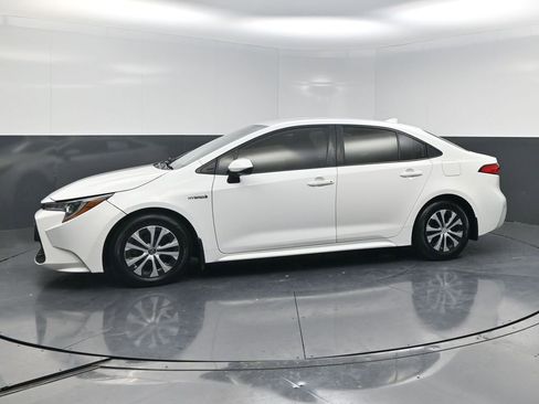 Used 2020 Toyota Corolla LE image 3