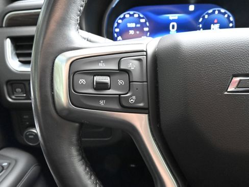 Used 2022 Chevrolet Suburban Z71 w/ Luxury Package image 32