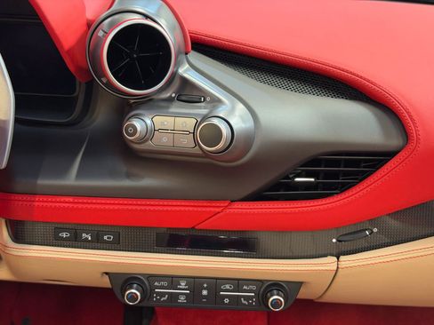 Used 2021 Ferrari F8 Tributo RWD image 22