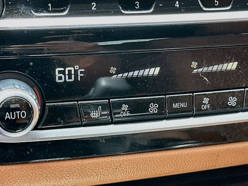 Used 2023 BMW 530i w/ Convenience Package RWD image 20