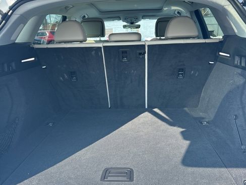 Used 2022 Audi e-tron Premium Plus w/ Premium Plus Package image 21