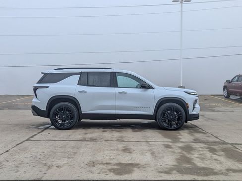 New 2026 Chevrolet Traverse LT w/ LPO, Floor Liner Package image 6