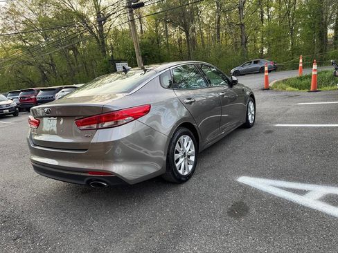 Used 2017 Kia Optima EX w/ Premium Package FWD image 4