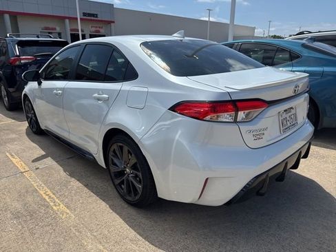 Used 2025 Toyota Corolla SE w/ SE Premium Package FWD image 6
