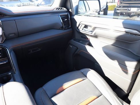 Used 2025 GMC Sierra 1500 AT4 w/ Technology Package image 20