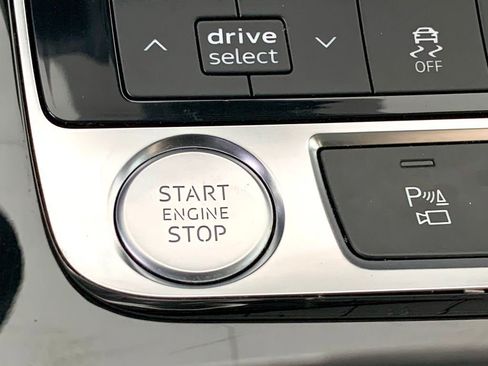 Used 2020 Audi Q7 3.0T Premium Plus AWD/4WD image 35