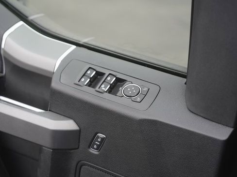 Used 2017 Ford F150 XLT w/ Equipment Group 302A Luxury image 28