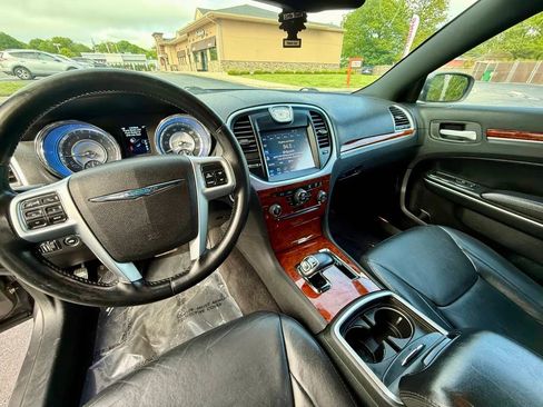 Used 2013 Chrysler 300 AWD w/ Driver Convenience Group image 11