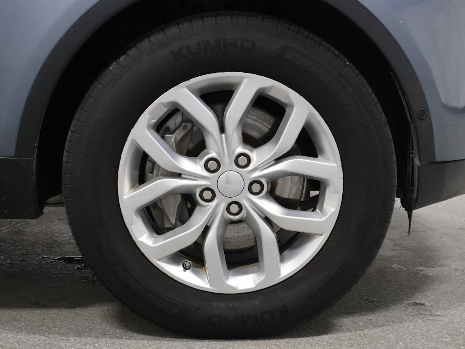 Used 2020 Land Rover Discovery SE AWD/4WD image 12