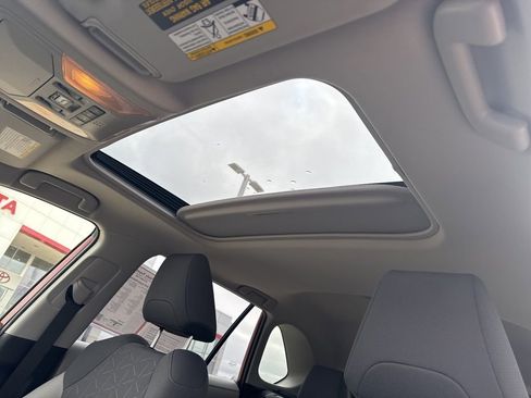 Certified 2019 Toyota RAV4 XLE w/ Convenience Package FWD image 9