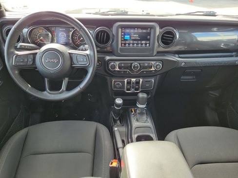 Used 2022 Jeep Wrangler Unlimited Sport AWD/4WD image 16