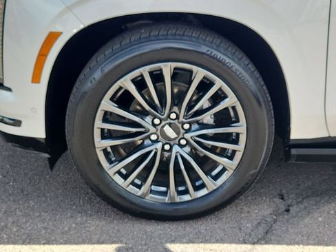 Used 2025 Cadillac Escalade ESV Sport Platinum AWD/4WD image 27