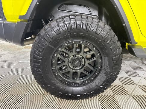 Used 2023 Jeep Wrangler Unlimited Sahara AWD/4WD image 30