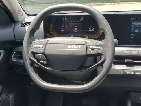 New 2025 Kia K4 LXS image 13