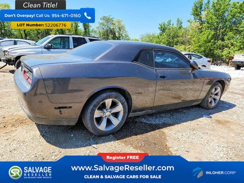 Used 2016 Dodge Challenger SXT RWD image 4