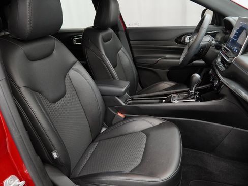 Used 2025 Jeep Compass Latitude w/ Altitude Special Edition image 45