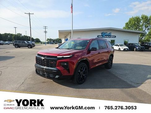Used 2024 Chevrolet Traverse RS w/ LPO, Floor Liner Package FWD image 1
